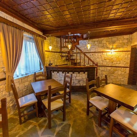 Heraklis Hotel Berat Bagian luar foto