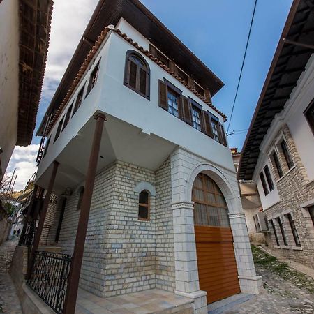 Heraklis Hotel Berat Bagian luar foto