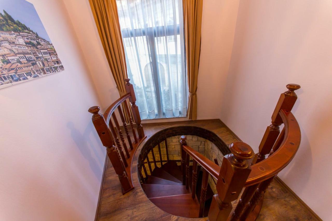 Heraklis Hotel Berat Bagian luar foto