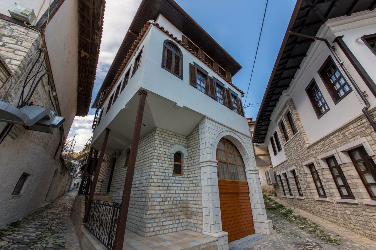 Heraklis Hotel Berat Bagian luar foto
