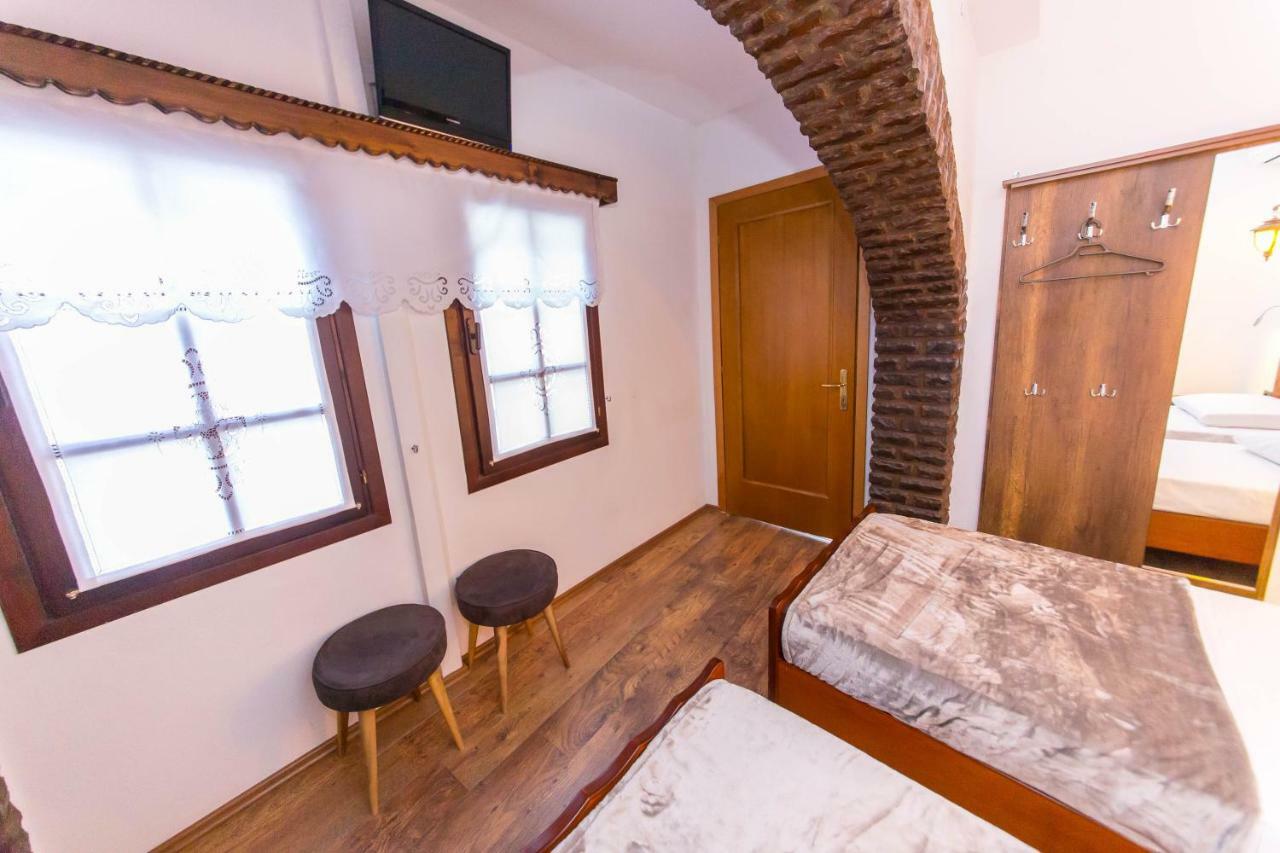 Heraklis Hotel Berat Bagian luar foto