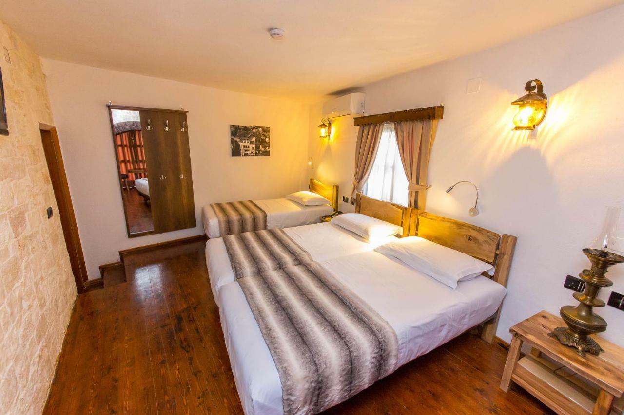 Heraklis Hotel Berat Bagian luar foto